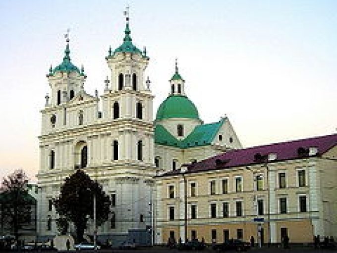 Grodno. Tablice pamiątkowe w kościele katedralnym p.w. Św. Franciszka Ksawergo.