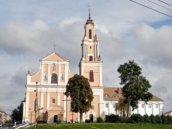 Grodno. Symboliczne upamiętnienie w kościele p.w. Znalezienia Krzyża Świętego.